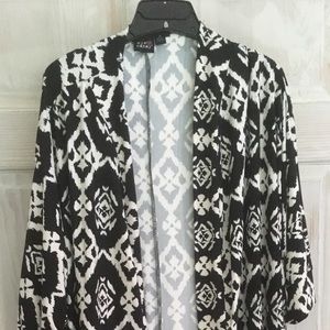 Ivory / black long open-front topper 3x